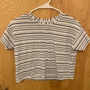 Cropped Lulu Lemon t shirt